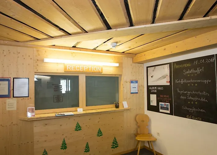 Hostel Berghaus Nagens-- Nur Mit Der Gondelbahn Erreichbar Flims